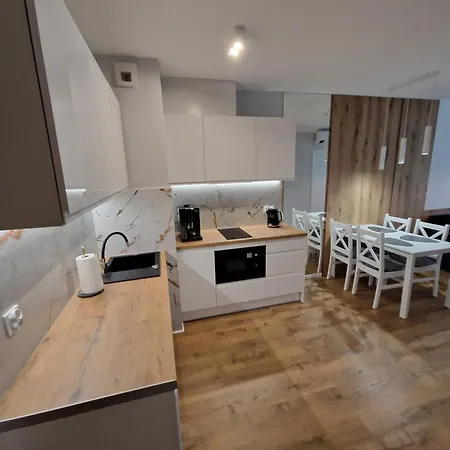 Porty C120 Kasprowicza Pool Sauna Parking Kołobrzeg